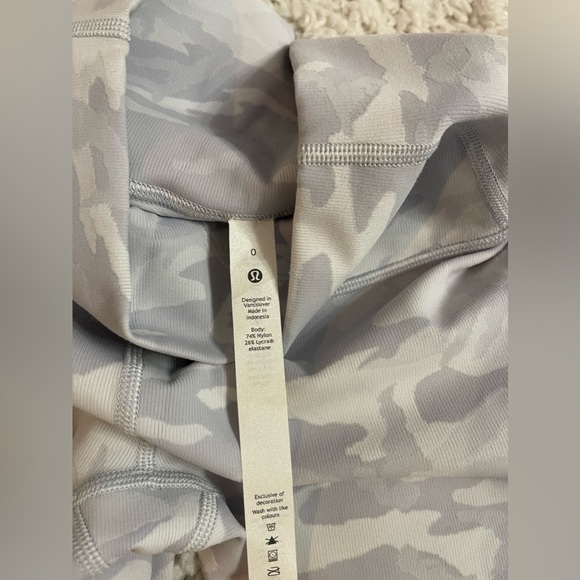 BRAND NEW. Lululemon Wunder Under (High-Rise) 25” tights. Size 0 - Picture 7 of 8